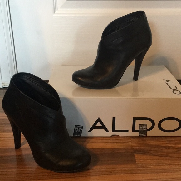 Aldo - ankle high stiletto booties - Picture 1 of 7